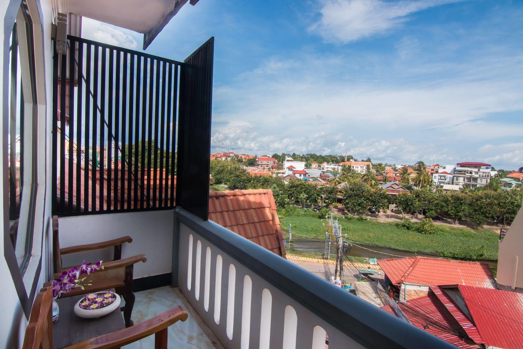 Angkor Udom Guesthouse Siem Reap Esterno foto